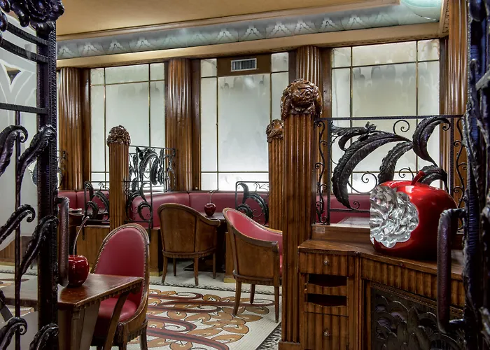 Bleues Provinces Opera Hotel