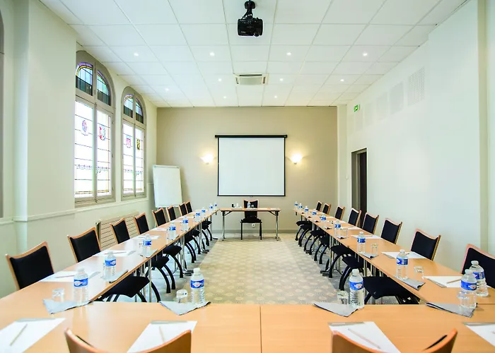 Bleues Provinces Opera 호텔